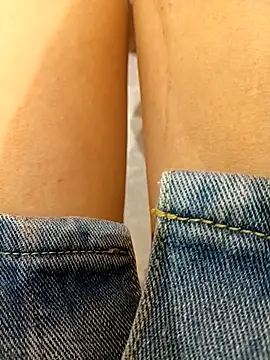 Jessical--Li online show from November 17, 3:32 am