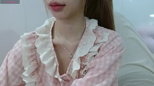 Snapshot of Alina_MissAsian chatting on October 30, 8:45 am Alina MissAsian online show from October 30, 8:45 am