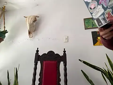 Snapshot of camille_delrey chatting on October 29, 4:50 pm camille delrey online show from October 29, 4:50 pm