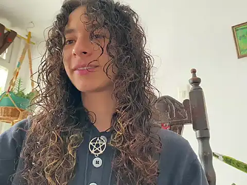 Snapshot of camille_delrey chatting on November 2, 4:34 pm camille delrey online show from November 2, 4:34 pm