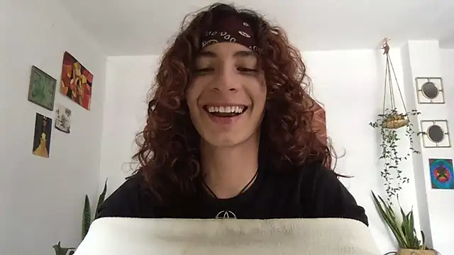 Snapshot of camille_delrey chatting on May 28, 5:08 pm camille delrey online show from May 28, 5:08 pm