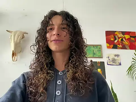 Snapshot of camille_delrey chatting on October 31, 6:15 pm camille delrey online show from October 31, 6:15 pm