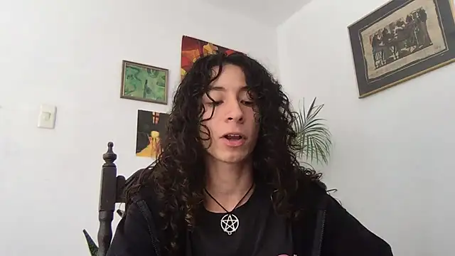 Snapshot of camille_delrey chatting on November 23, 6:07 pm camille delrey online show from November 23, 6:07 pm