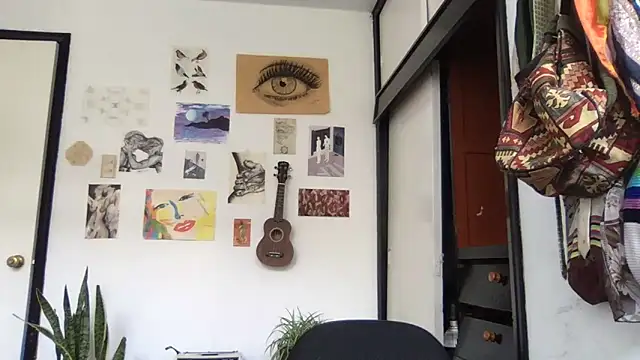 camille delrey online show from February 12, 4:18 pm