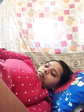 Snapshot of Hot_crety chatting on July 5, 5:14 am Hot crety online show from July 5, 5:14 am