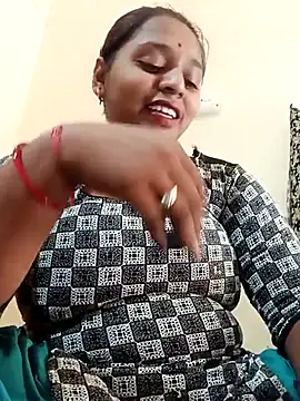 Snapshot of Hot_crety chatting on July 9, 10:26 am Hot crety online show from July 9, 10:26 am