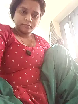 Snapshot of Hot_crety chatting on June 27, 10:32 am Hot crety online show from June 27, 10:32 am