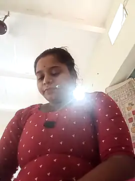 Snapshot of Hot_crety chatting on June 30, 5:51 am Hot crety online show from June 30, 5:51 am