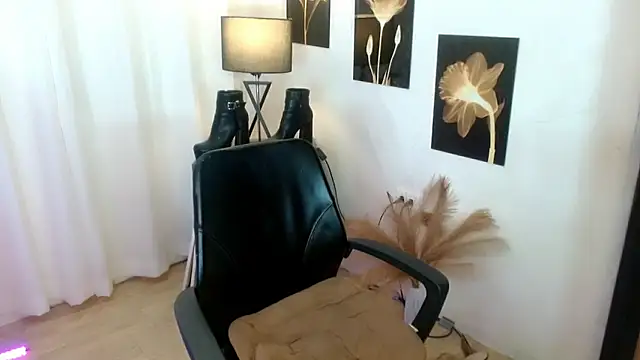 Sassy Suzuhime online show from February 13, 12:05 pm