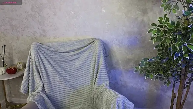 Snapshot of MillaHolt chatting on November 14, 9:57 am MillaHolt online show from November 14, 9:57 am