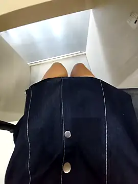 Snapshot of meomeocute chatting on October 10, 5:08 am meomeocute online show from October 10, 5:08 am