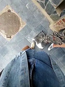 Snapshot of meomeocute chatting on October 23, 5:17 am meomeocute online show from October 23, 5:17 am