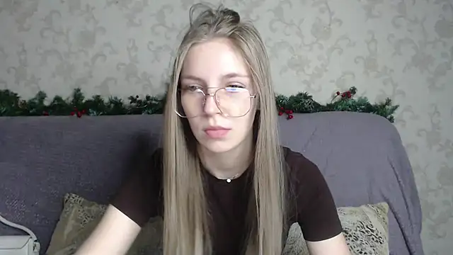 HitGyrl online show from December 21, 1:08 am