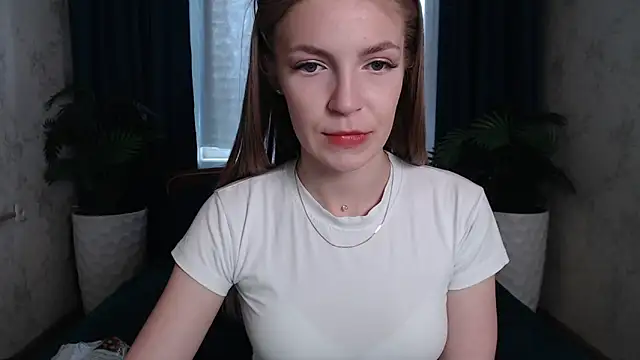 HitGyrl online show from May 16, 8:13 am