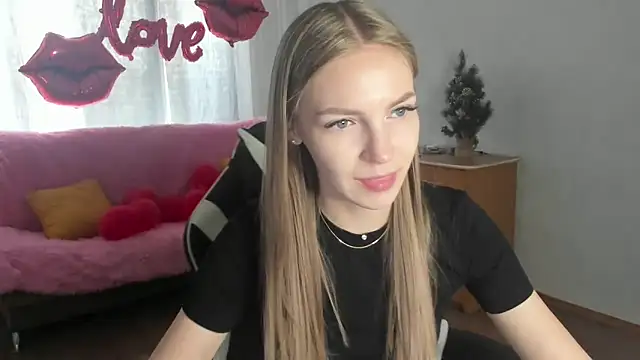 HitGyrl online show from March 13, 8:08 am