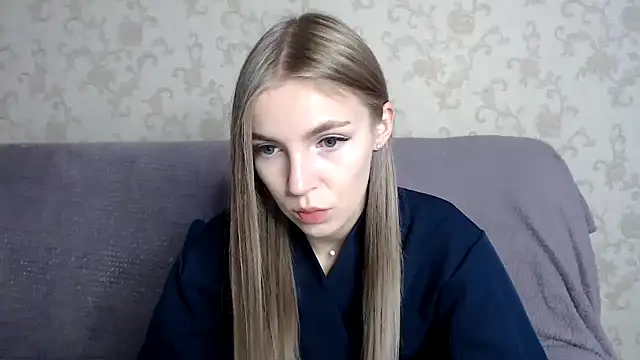 HitGyrl online show from November 20, 8:04 am