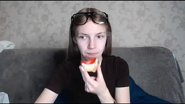 HitGyrl online show from October 24, 1:15 am