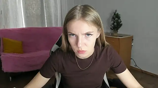 HitGyrl online show from January 12, 8:21 am