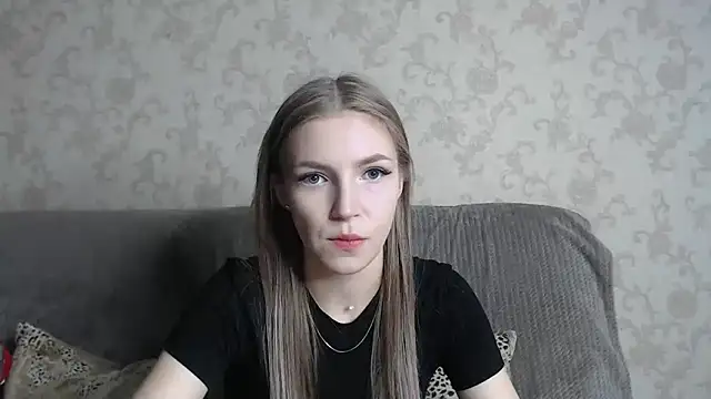 HitGyrl online show from March 8, 8:06 am