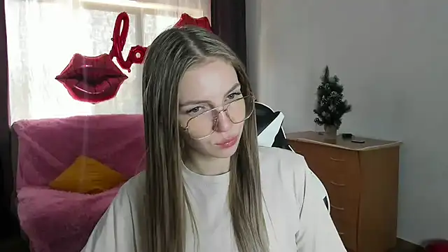 HitGyrl online show from March 21, 8:19 am