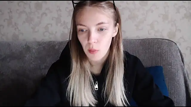 HitGyrl online show from October 4, 2:35 am