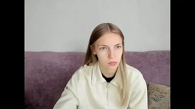 HitGyrl online show from October 15, 1:15 am