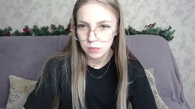 HitGyrl online show from January 14, 8:07 am