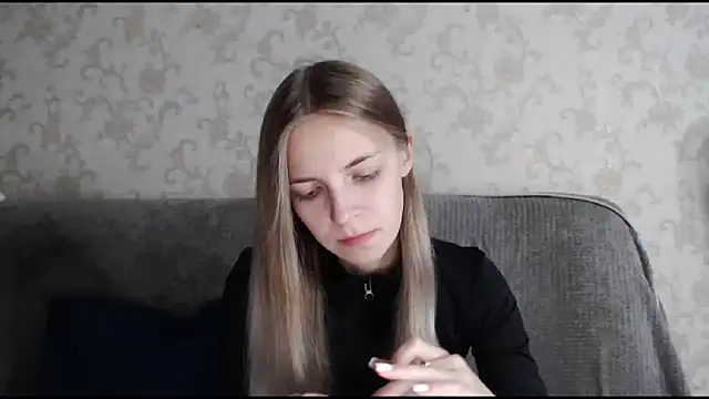 HitGyrl online show from October 7, 1:06 am