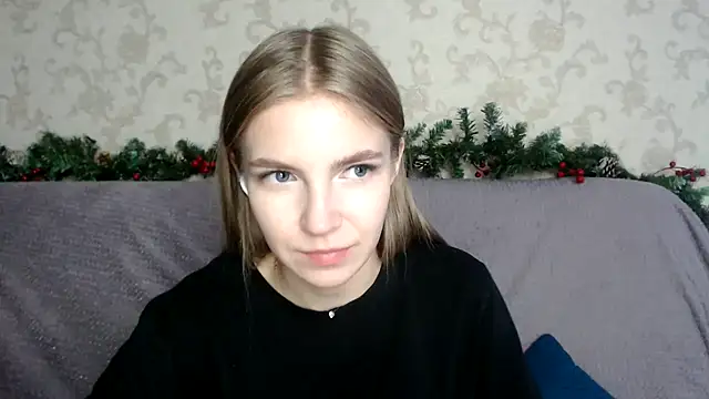 HitGyrl online show from December 16, 4:28 am