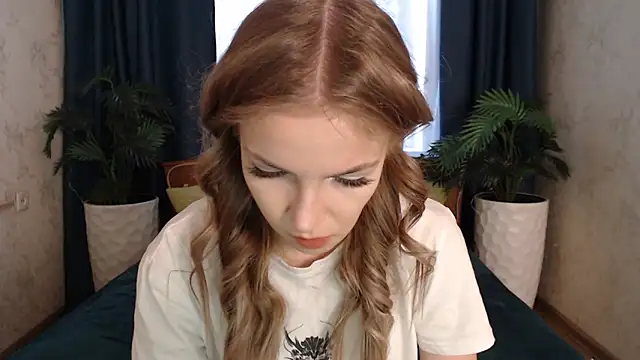 HitGyrl online show from March 31, 8:49 am