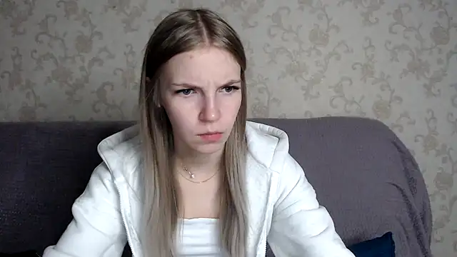 HitGyrl online show from November 23, 1:04 am