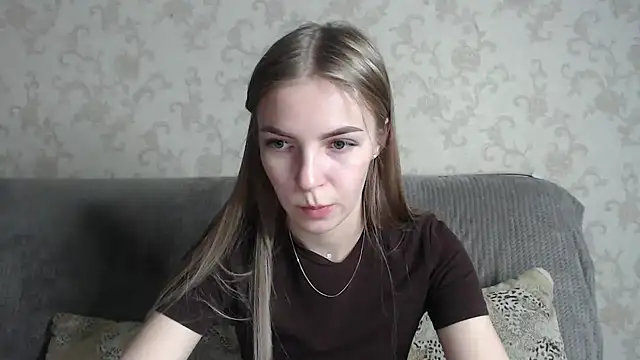 HitGyrl online show from February 24, 1:06 am