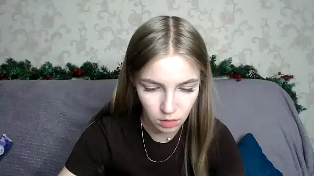 HitGyrl online show from December 16, 4:33 pm