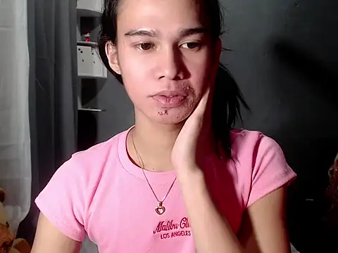 urseductivebarbie xx online show from December 19, 4:53 pm