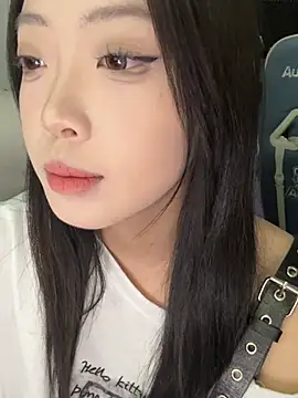 tuzi5201314 online show from January 15, 4:10 pm