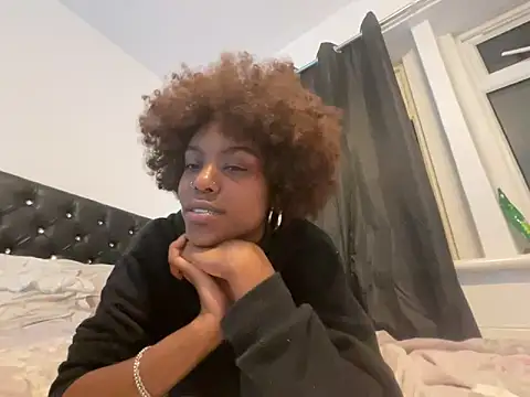 Snapshot of MissAngel-05 chatting on October 7, 7:59 pm MissAngel-05 online show from October 7, 7:59 pm