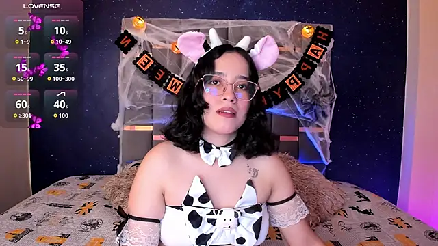 Snapshot of SweetAnya01 chatting on October 4, 4:47 am SweetAnya01 online show from October 4, 4:47 am