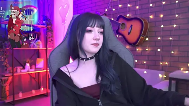 LiliLuna online show from January 5, 5:27 pm