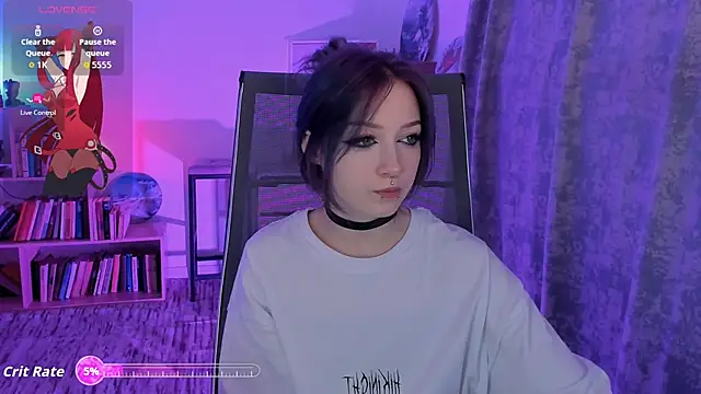 Snapshot of LiliLuna chatting on October 10, 10:49 am LiliLuna online show from October 10, 10:49 am