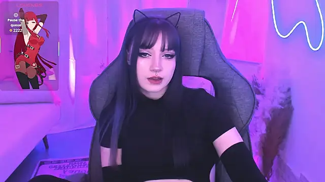 LiliLuna online show from February 5, 12:01 pm