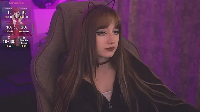Snapshot of LiliLuna chatting on March 25, 3:33 pm LiliLuna online show from March 25, 3:33 pm
