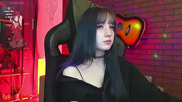 LiliLuna online show from February 12, 4:40 pm