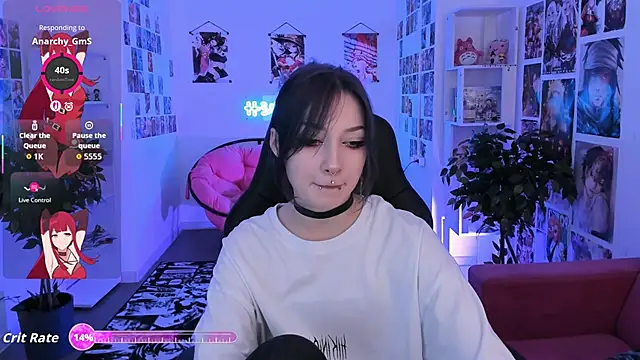 Snapshot of LiliLuna chatting on October 19, 4:10 pm LiliLuna online show from October 19, 4:10 pm