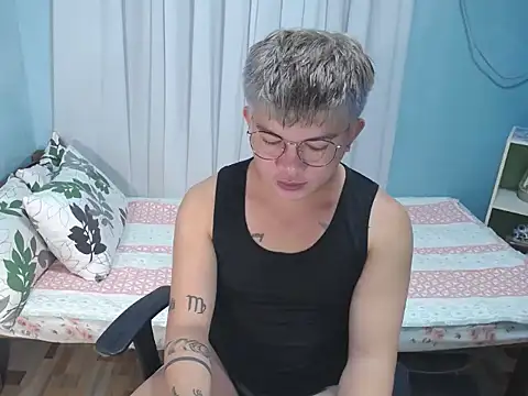 Snapshot of Fuckboii_intown chatting on September 30, 10:10 am Fuckboii intown online show from September 30, 10:10 am