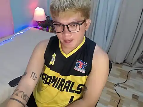Snapshot of Fuckboii_intown chatting on July 20, 1:13 pm Fuckboii intown online show from July 20, 1:13 pm
