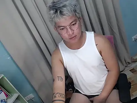 Snapshot of Fuckboii_intown chatting on January 9, 8:10 am Fuckboii intown online show from January 9, 8:10 am