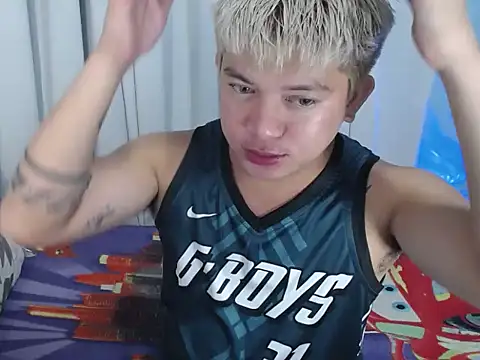 Fuckboii intown online show from November 18, 4:32 pm