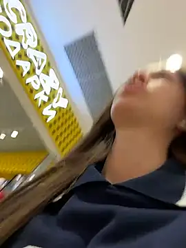 ElliRose online show from February 15, 6:25 am