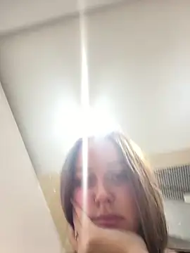 ElliRose online show from October 28, 5:29 am