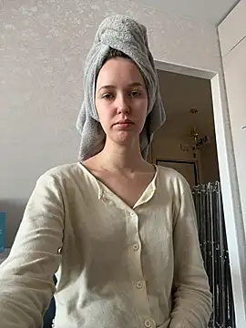 ElliRose online show from February 19, 5:59 am